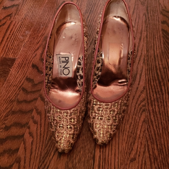Designer shoes Pino Carino gold and brown pumps - Picture 3 of 4